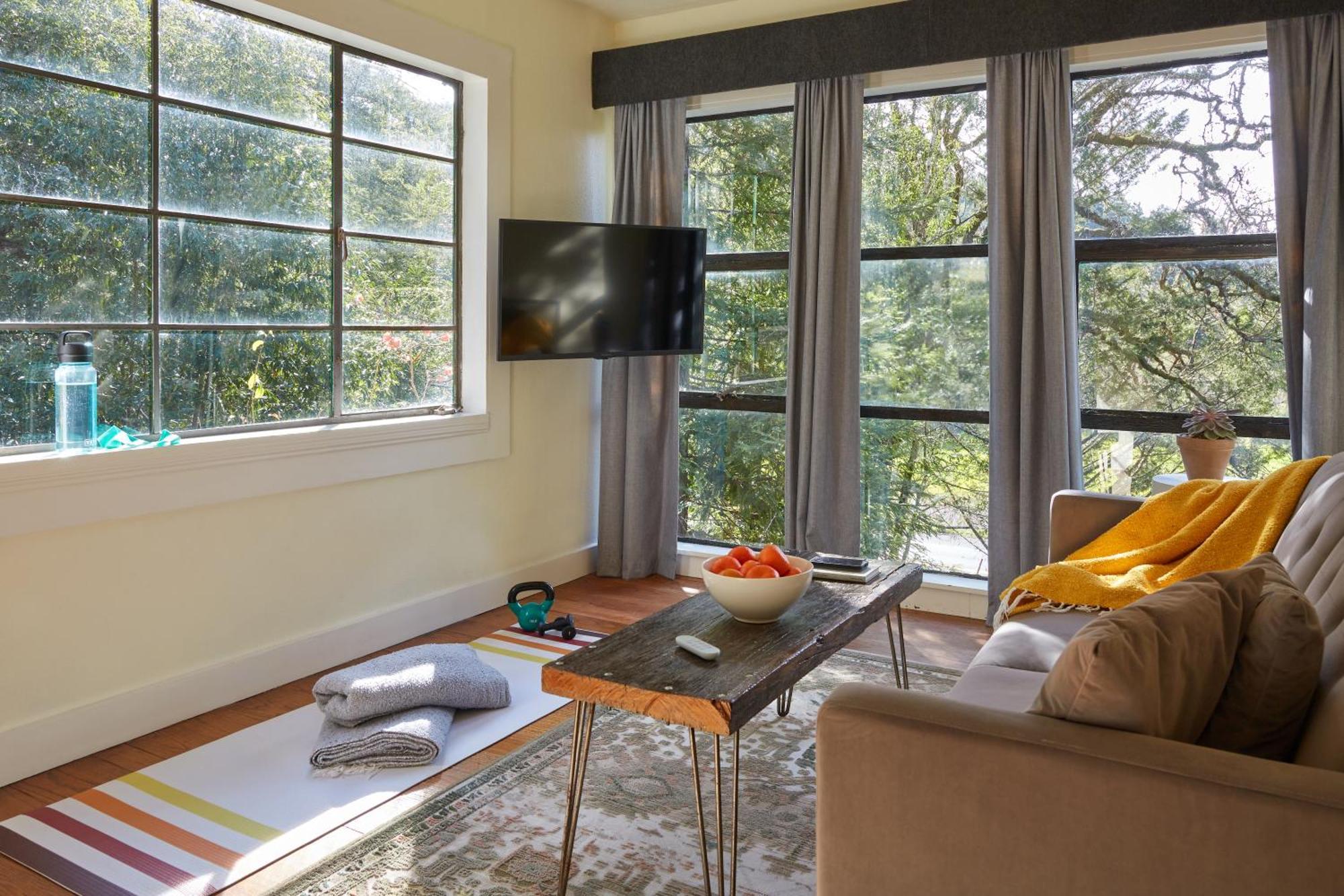 Mine And Farm, The Inn At Guerneville, Ca ภายนอก รูปภาพ